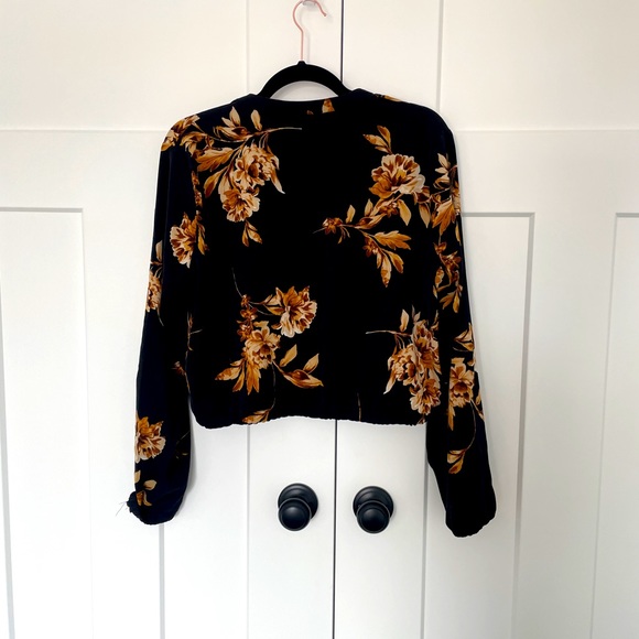 Black patterned Dynamite bomber. - Picture 2 of 3